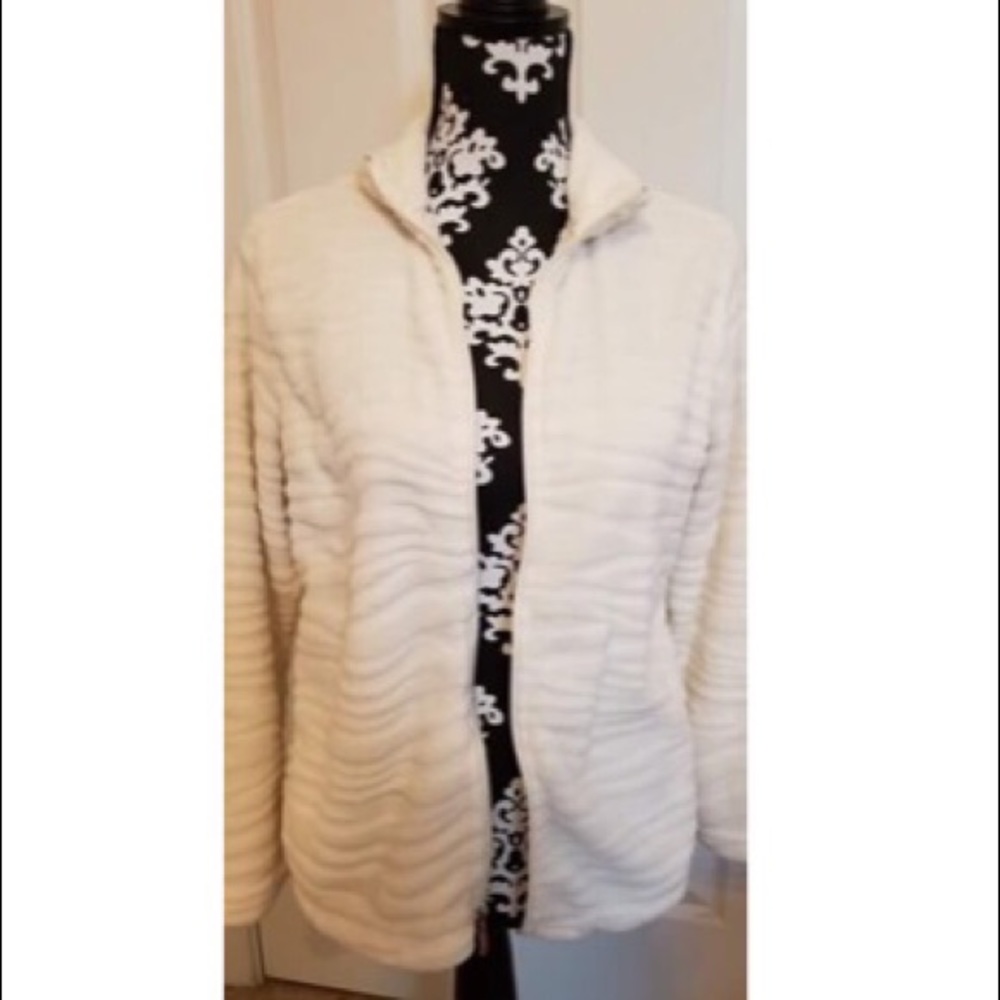 Jason Maxwell White Jacket